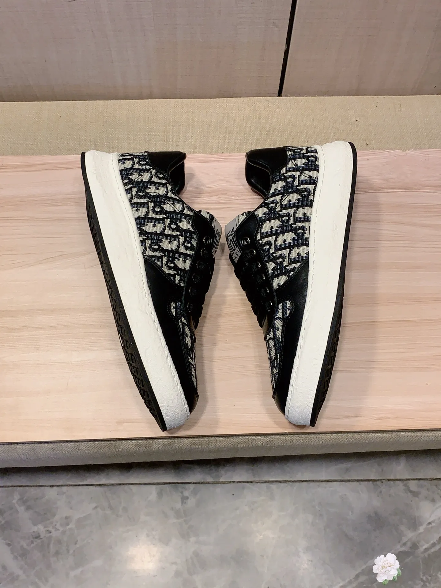 Men's men's shoes💰420💰💰🎩🎩[Lightning][Lightning] "Dior DIOR*" The latest • popular casual shoes, top brand [seduce] luxury ~ purchasing agency, top ~ quality. [Strong] The upper is made of imported breathable cowhide with fabric material ➕ Breathable sheepskin feet (•) and fine workmanship. The original stylish and stylish soft rubber wear-resistant and non-slip outsole is light and comfortable on the feet. The real thing looks better in real photos. No. 122: code: 38-44, 2️⃣ colors selected